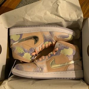 New in Box Women’s Air Jordan Washed Coral